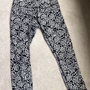 Lululemon size 8 crops